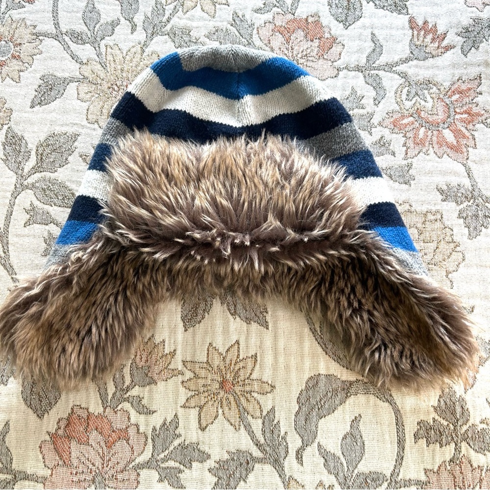 GAP Kids Faux Fur Knit Trapper Hat. Size L/XL.